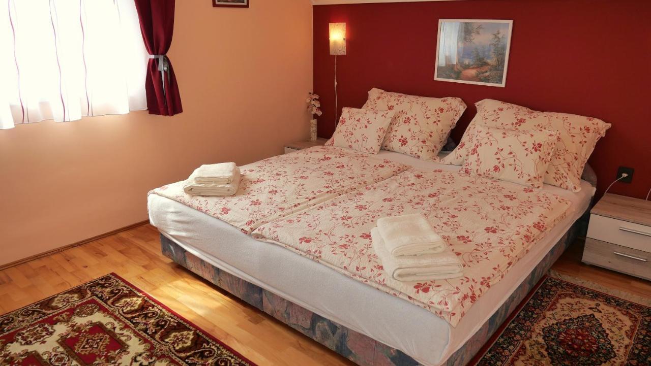 דירות פוניארצוושהג' Papp Apartmanhaz מראה חיצוני תמונה