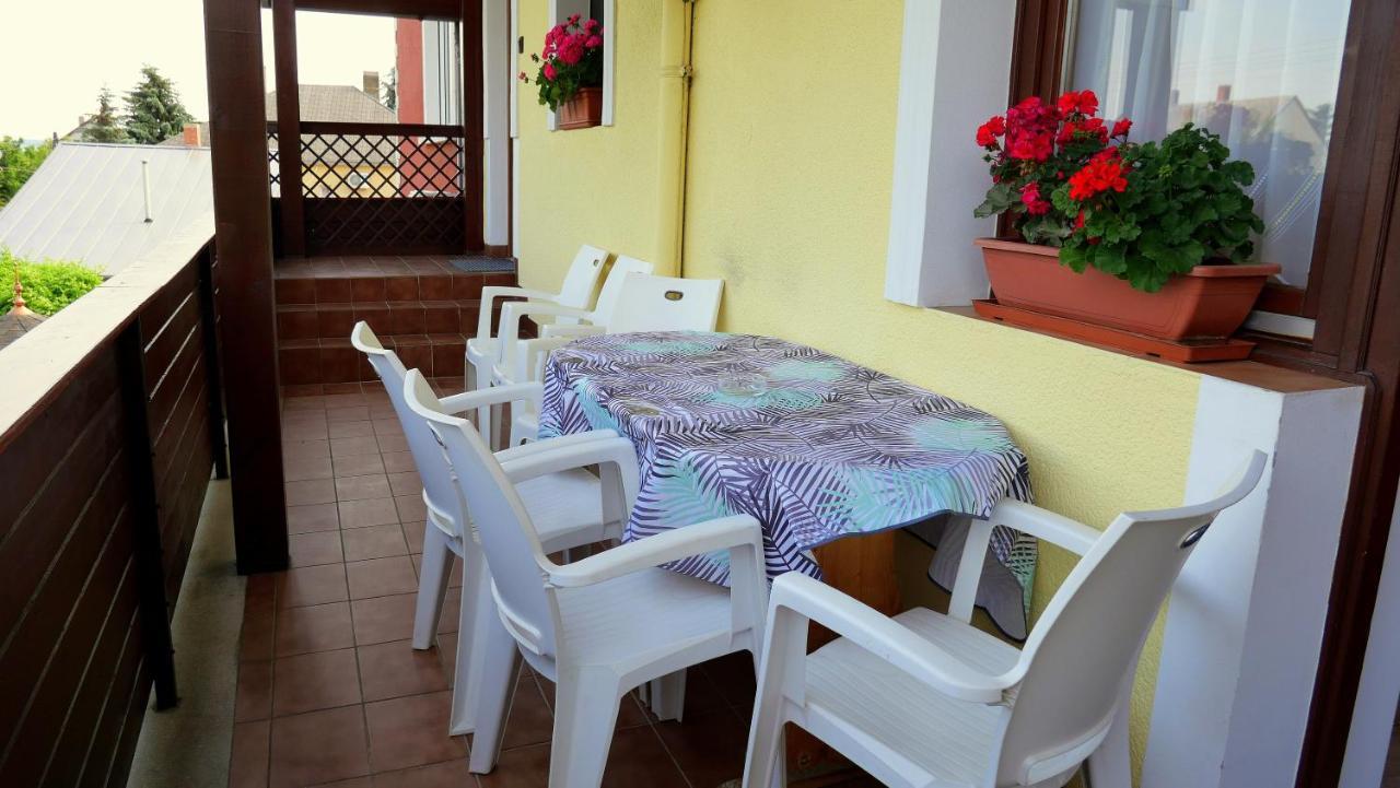 דירות פוניארצוושהג' Papp Apartmanhaz מראה חיצוני תמונה